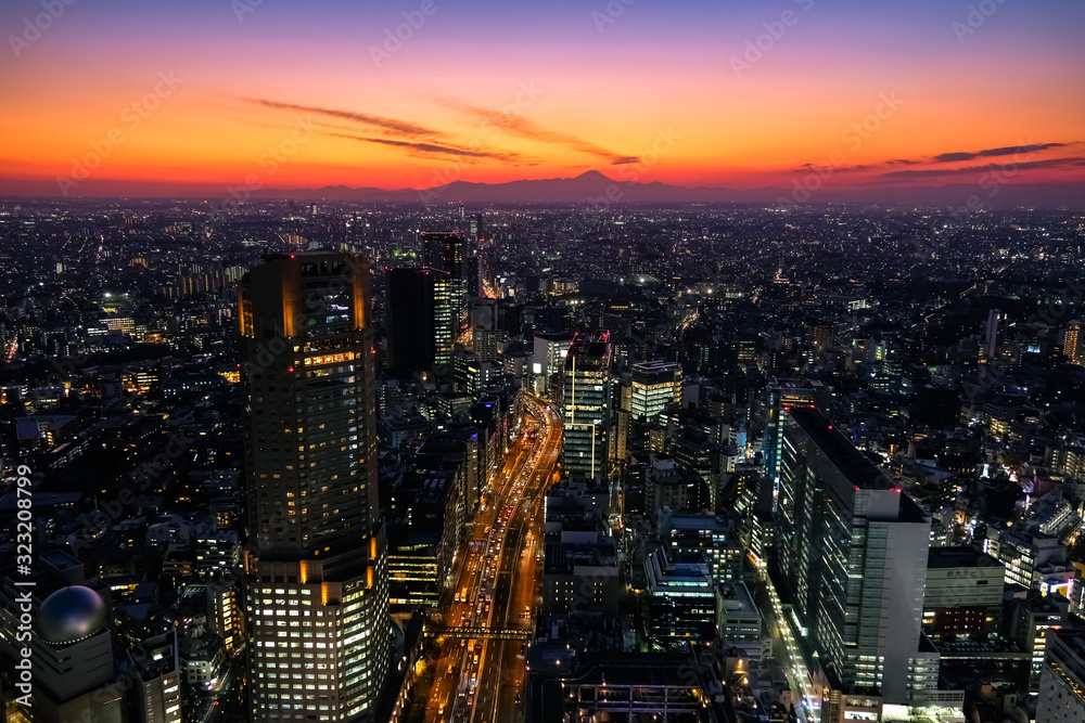 東京 渋谷スクランブルスクエア 展望台からの夕暮れ