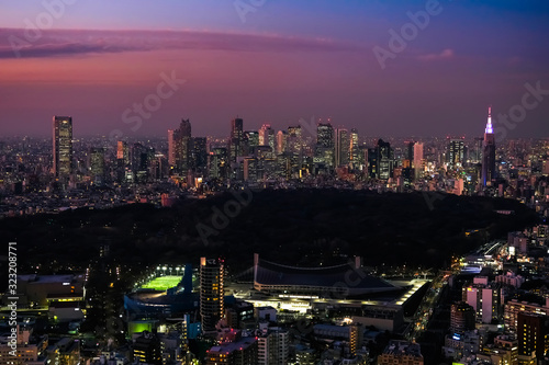 東京 渋谷スクランブルスクエア 展望台からの街並み 夕方