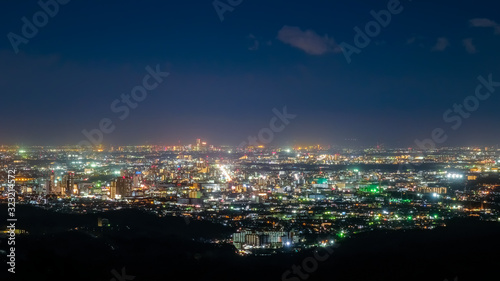 東京 高尾山 かすみ台展望台からの夜景 横浜方面 © 健太 上田