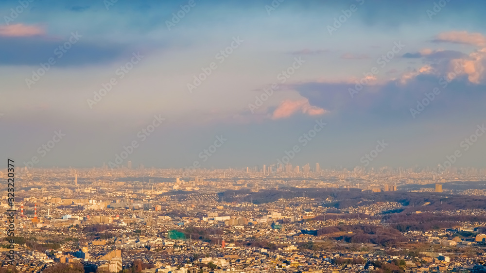Fototapeta premium 東京 高尾山 かすみ台展望台からの景色 夕方