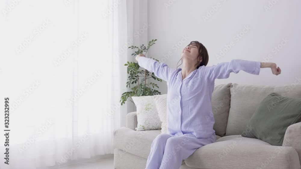 女性 起床 女性 起床