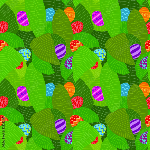 Motif pour Pâques d’œufs colorés dans un fond de feuilles tropicales 