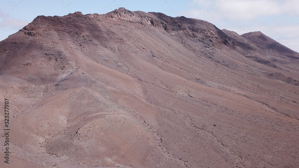 Fototapeta premium Natural landscape walking between mountains and cliffs