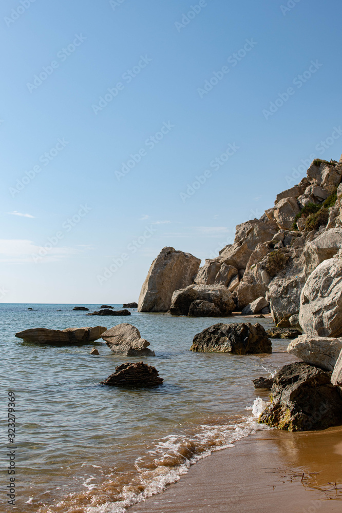 Sizilianische Steinküste