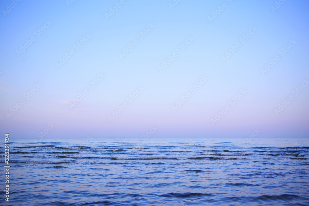 Obraz premium beautiful sunset on the sea