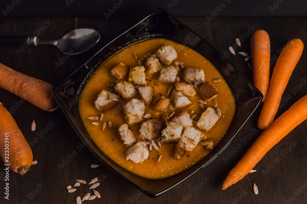 Carrot soup with toasted bread