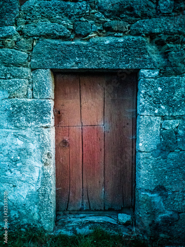 Puerta de contruccion rural y tradicional gallega photo