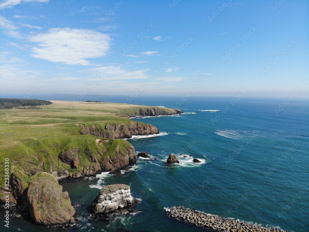 【北海道】道東・花咲線でいく落石岬のドローン空撮写真 | 夏の落石湾