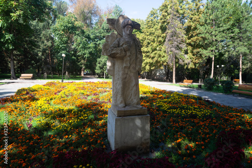 Fototapeta Naklejka Na Ścianę i Meble -  Oak park in Bishkek, Kyrgyzstan