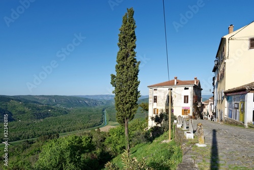 Kroatien - Istrien - Motovun photo