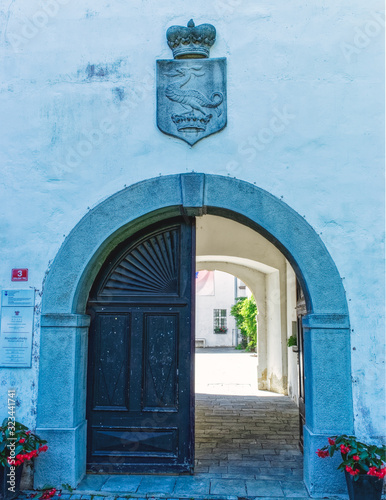 blue door in old town © Michael Knöbl