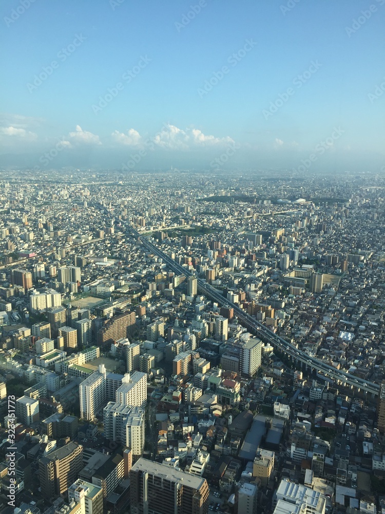 Skyscraper View, Portrait, Osaka, August 2017. 都市景観, 大阪, 2017年8月。 Skyscraper View, Portrait, Osaka, August 2017. 都市景観, 大阪, 2017年8月。