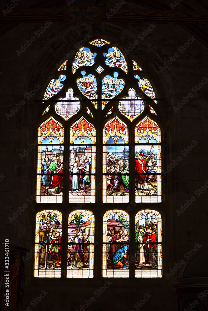 Enclos paroissial de Pleyben dans le Finistère en Bretagne son église et ses magnifiques vitraux, sa porte triomphale et son ossuaire