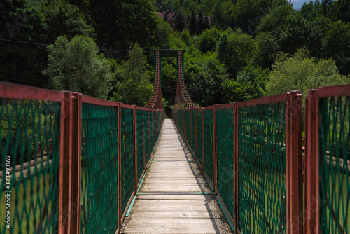 Fototapeta Naklejka Na Ścianę i Meble -  Wiszący most