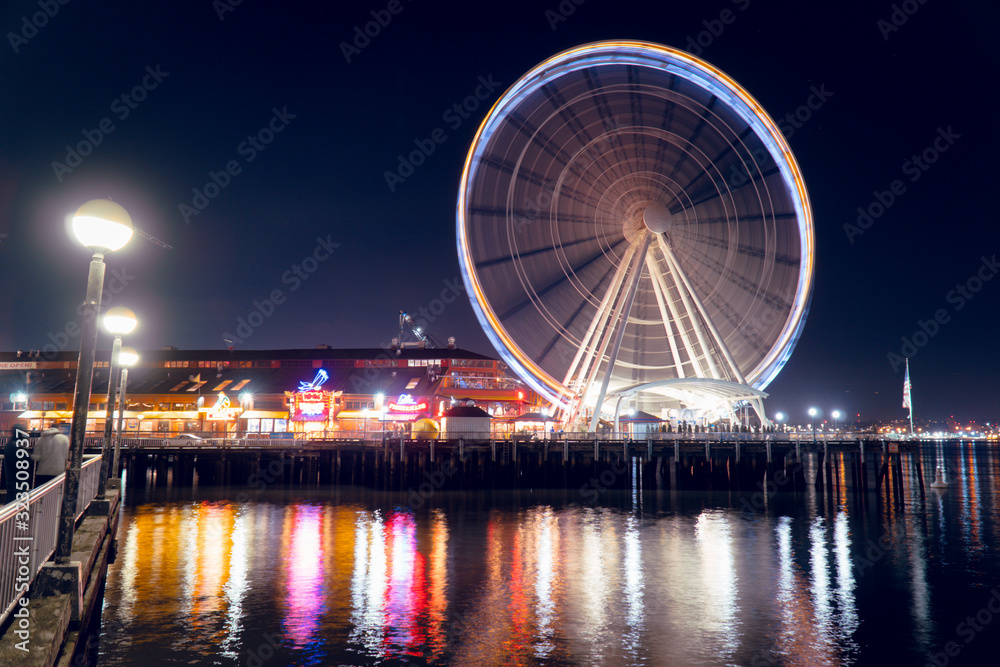 Long Exposure of the Seattle great wheel