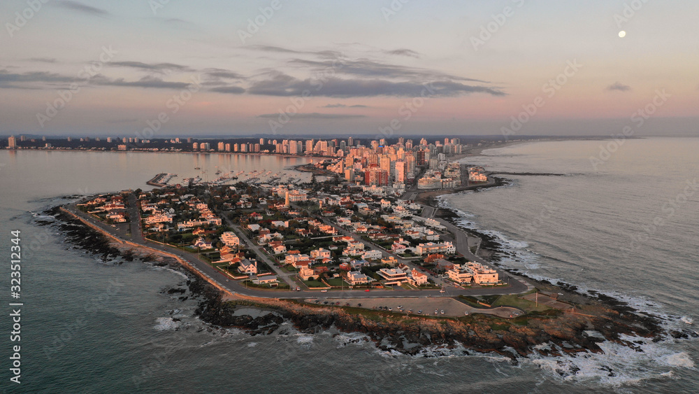 Φωτογραφία A view of Punta del Este (Uruguay) peninsula
