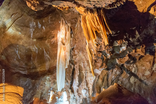 Obraz na płótnie The veil stalactite in the Jenolan Caves, Katoomba, NSW, Australia w salonie