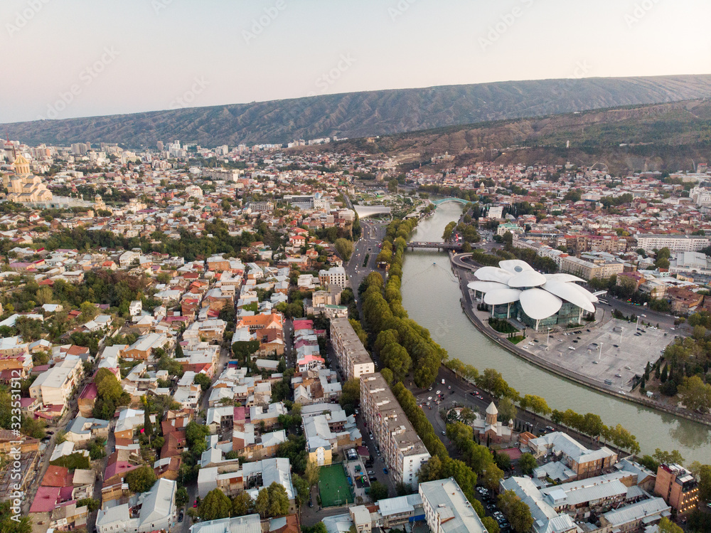 Obraz premium Tbilisi aerial landscape city sunset photo