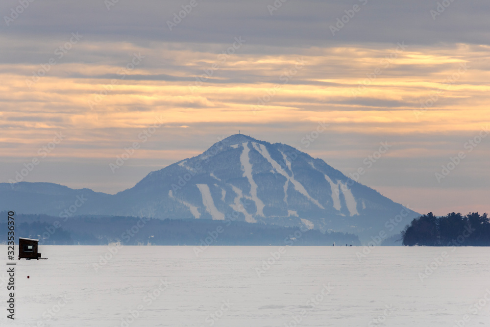 Mont Owl's Head vue du Lac Memphrémagog, Magog Québec Canada Stock