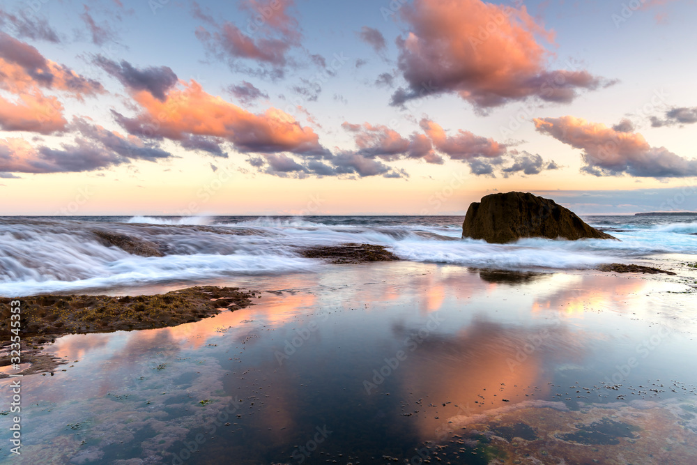 Fototapeta premium Bondi Beach at sunset, Sydney Australia