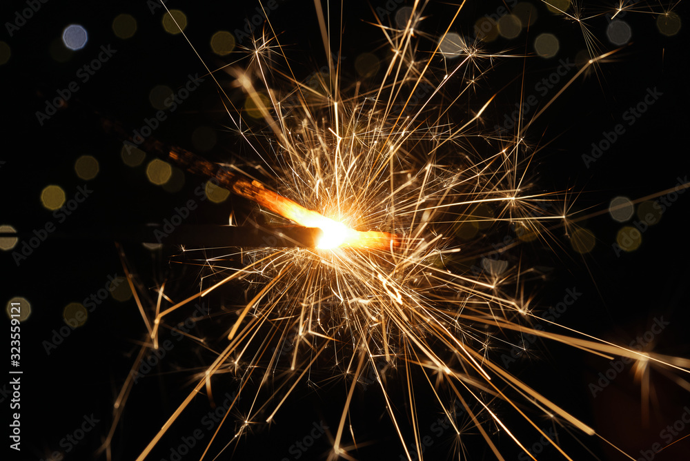 Obraz premium Close-up view of the light of sparkler