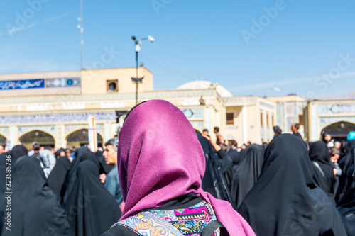 Fotografia The local shiite muslim pilgrims celebrating the Ashura festival in Shiraz City, Iran