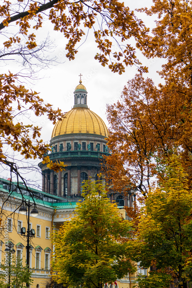 Fototapeta premium St. Petersburg. Dome of St. Isaac's Cathedral. Built in 1858. Architect Auguste Montferrand.
