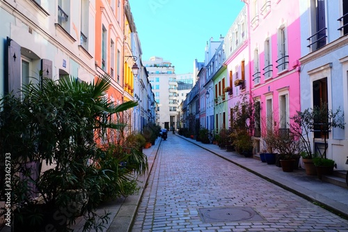 Fototapeta Naklejka Na Ścianę i Meble -  Street La rue Cremieux, Paris France