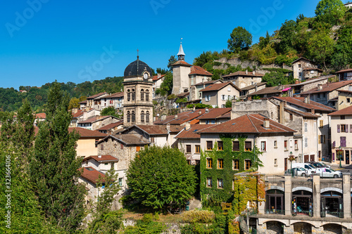 Fotografía Pont en Royans in the Vercors national park, Rhone-Alpes, France