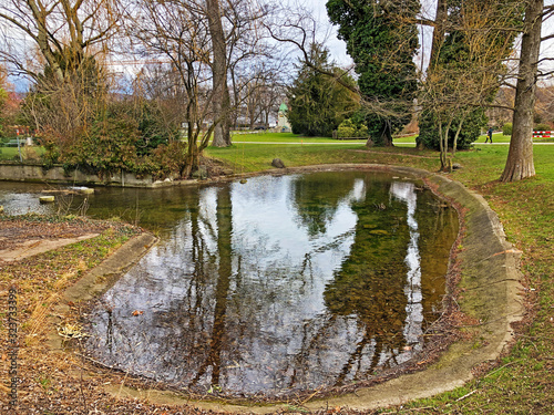 A small pond in the Zurichhorn Park(Zürichhorn or Zuerichhorn) area - Zürich (Zurich or Zuerich), Switzerland photo