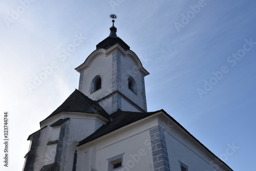 Kirche, Wernberg, Sternberg, Villach, Villach-Land, Kärnten, Österreich, Turm, Kirchturm, Turmuhr, Turm, Zeiger, Heiliger Georg, Fresko, Kreuz, Jesus, Andacht, Ziffernblatt, Sonnenuhr, Eingang, Friedh photo