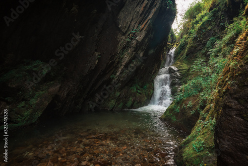 Estyube Waterfall at Lake T...