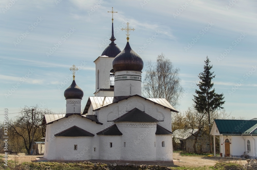 Russian architecture. St. Nicholas Church (1542) on the River Velikaya. Russia, Pskov Oblast, Ostrov Russian architecture. St. Nicholas Church (1542) on the River Velikaya. Russia, Pskov Oblast, Ostrov