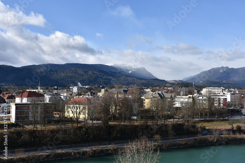 Stadt, Villach, Kärnten, Drau, Drauufer, Zentrum, Altstadt, Kirche, Kirchturm, Beljak, Klagenfurter Becken, Statutarstadt, Bezirksstadt, Heiligenkreuz, Wallfahrtskirche, Kuppel, Doppelturmfassade, Bar photo