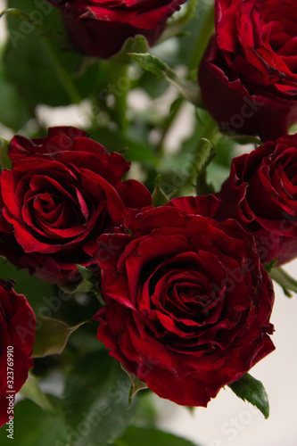  spring bouquet of red roses