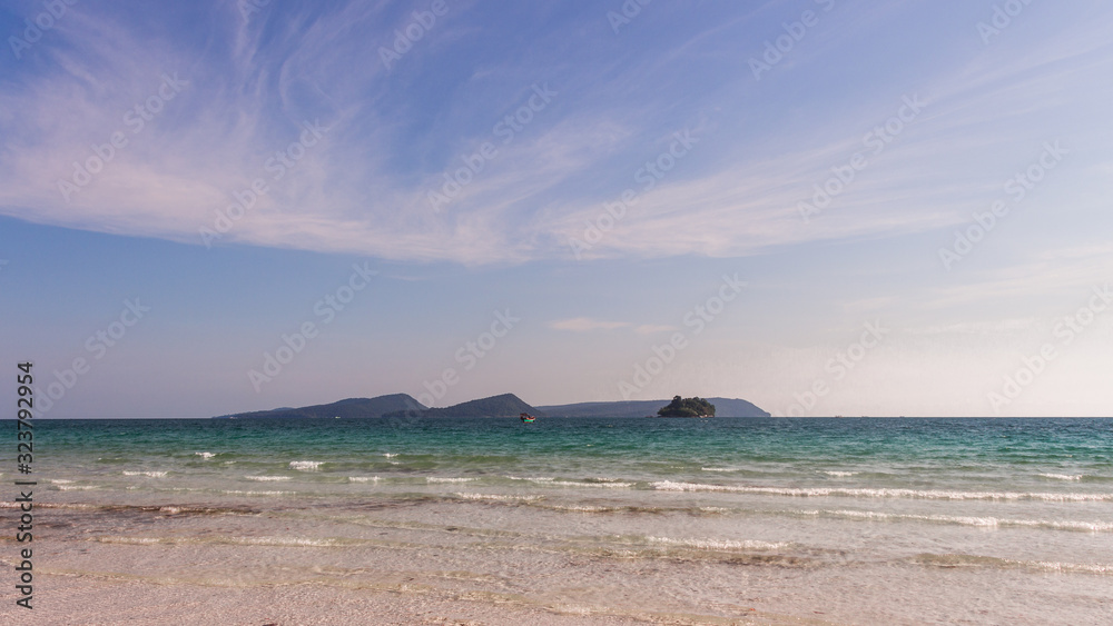 Naklejka premium View on Koh Rong Samloem from Koh Rong