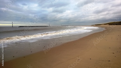 Schilderij op canvas Seascape beautiful natural landscape  on deserted empty vast sandy beach in Sea