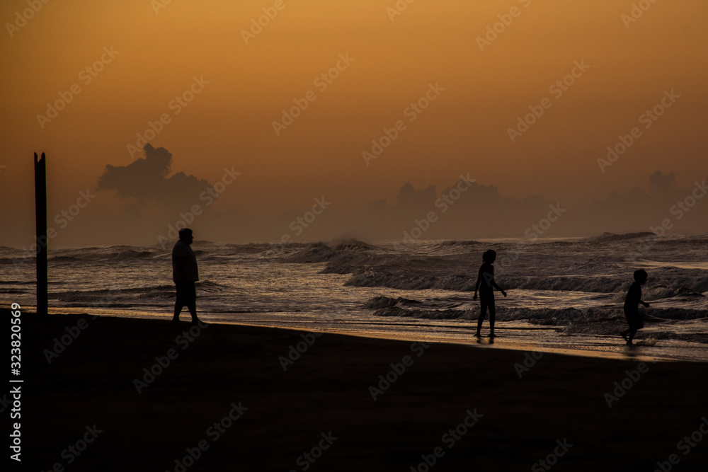 Amanecer en la Playa Amanecer en la Playa