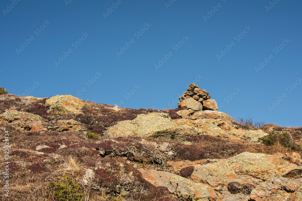 Cairn on the hiking trail to the summit of Mount Eisenhower