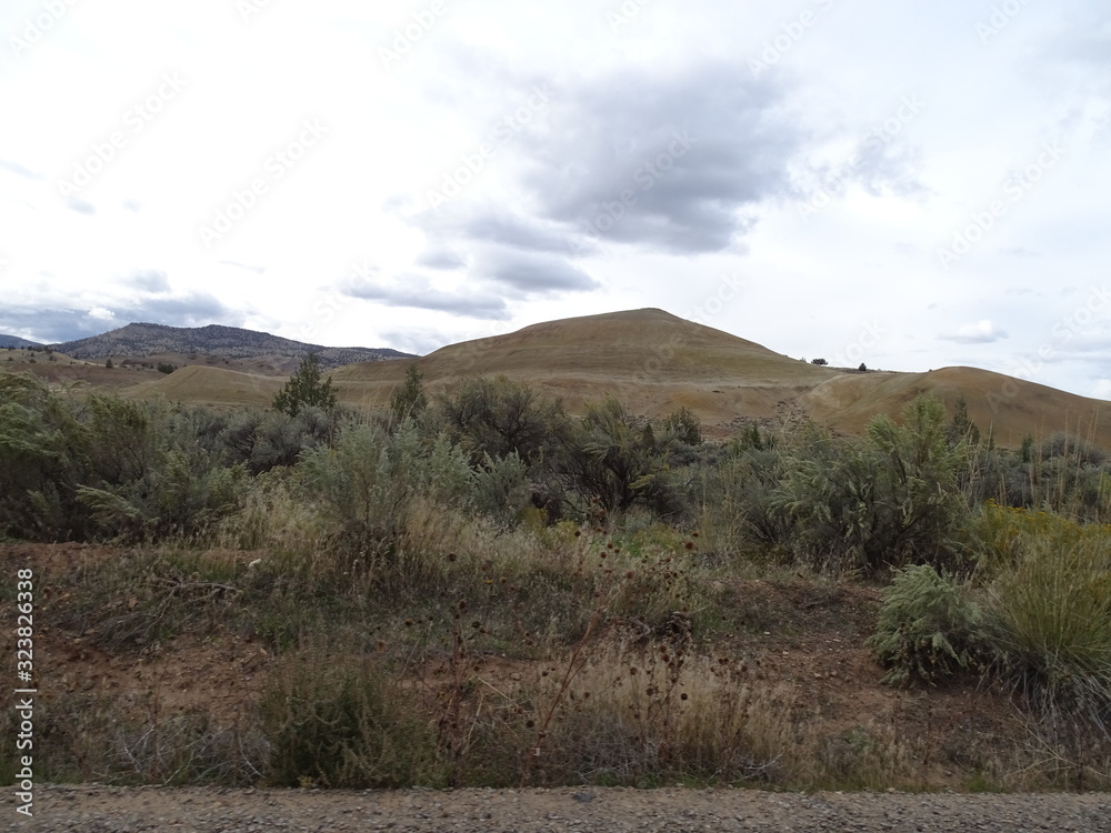 Fototapeta premium landscape with mountains and clouds