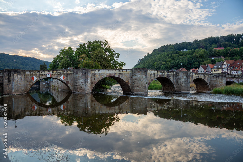 Fototapeta premium Alte Werrabrücke in Hannoversch Münden