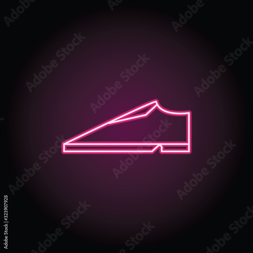 Classic shoesicon. Simple thin line, outline vector of shopping icons for ui and ux, website or mobile application