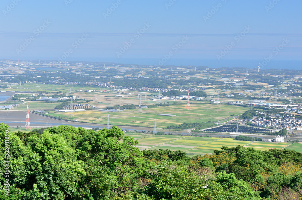 日本の愛知県田原市の蔵王山展望台からの風景 foto de Stock | Adobe Stock