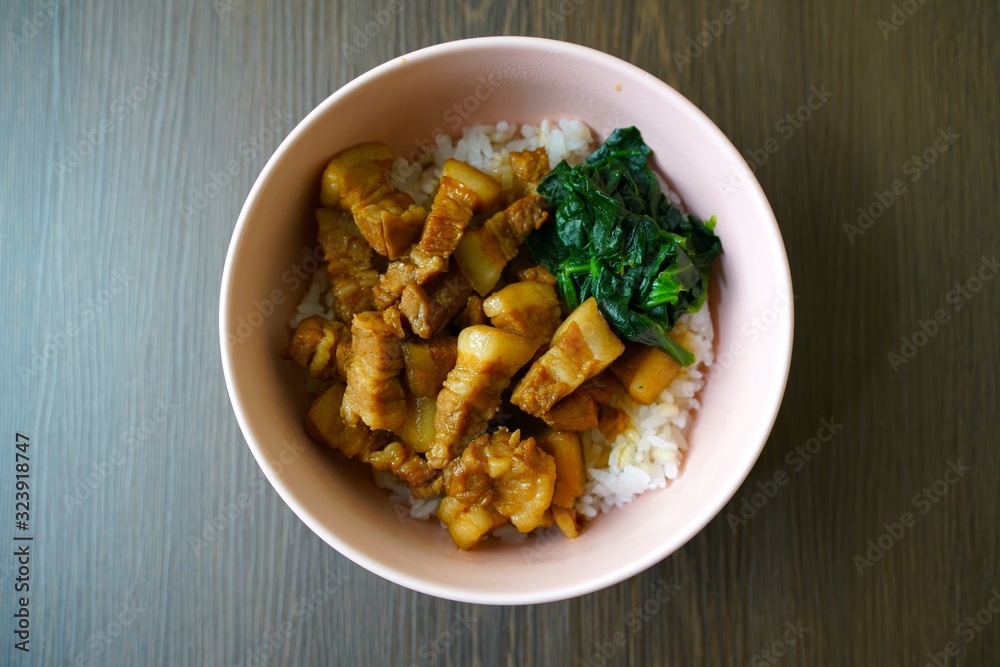 ルーローハン ルーローハン