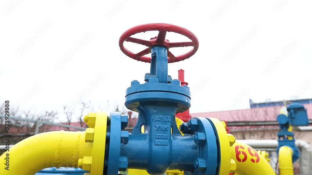 gas valve that closes and opens the gas flow through the pipe gas valve that closes and opens the gas flow through the pipe