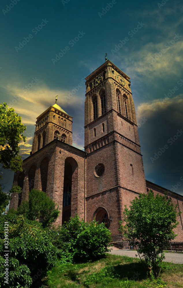 Pirminius Kirche Pirmasens vor Gewitterhimmel Pirminius Kirche Pirmasens vor Gewitterhimmel