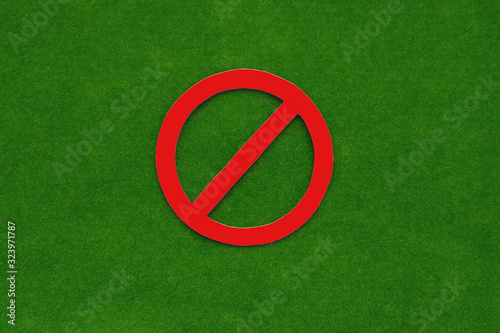Obraz na płótnie Forbidding sign on a green background. Not allowed. w salonie