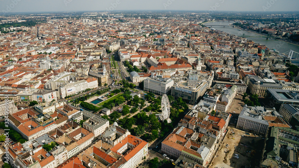 Obraz premium Aerial drone view of Budapest Eye Ferris Wheel, Deak Ferenc Ter Square Budapest 