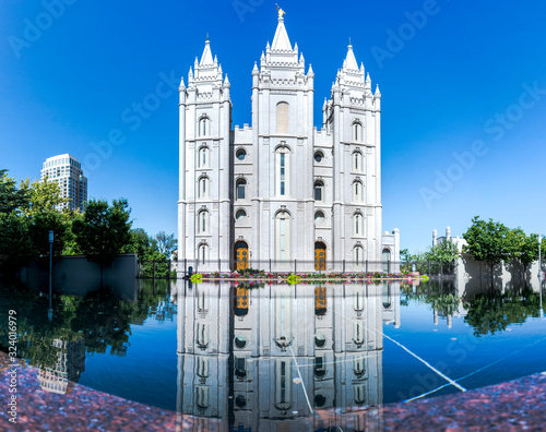 Tableau sur toile panorama of salt lake temple LDS mormon temple mirrored