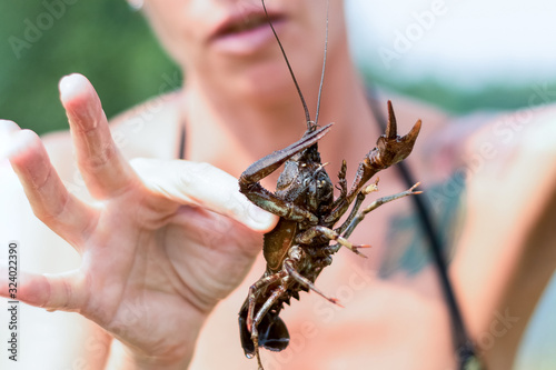 River cancer in a woman in her hands